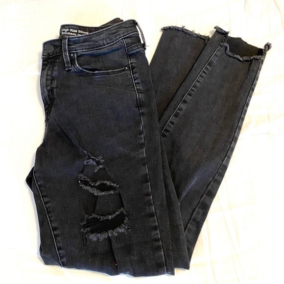 Mossimo High-Rise Ripped Black Jeans - Picture 1 of 6